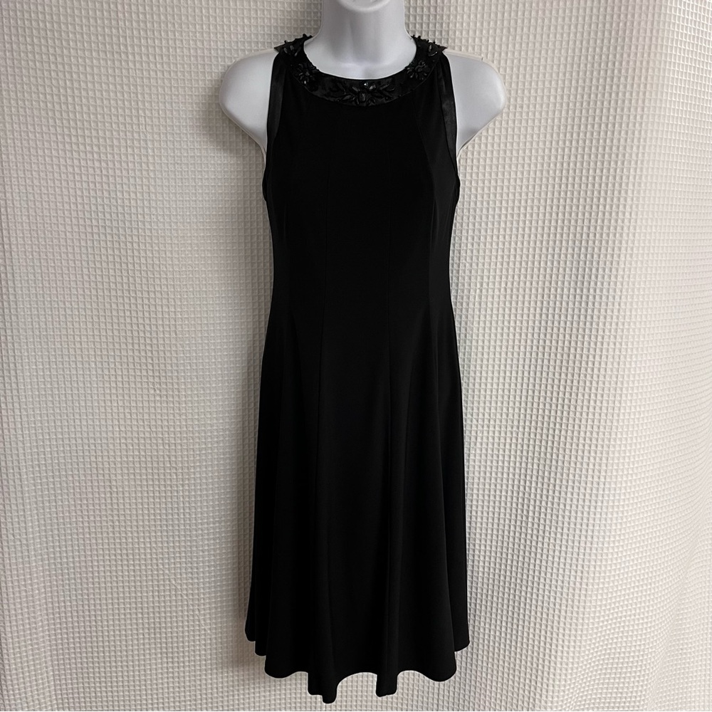 Willow glenn ladies  beaded halter neck cocktail dress size 2 ￼